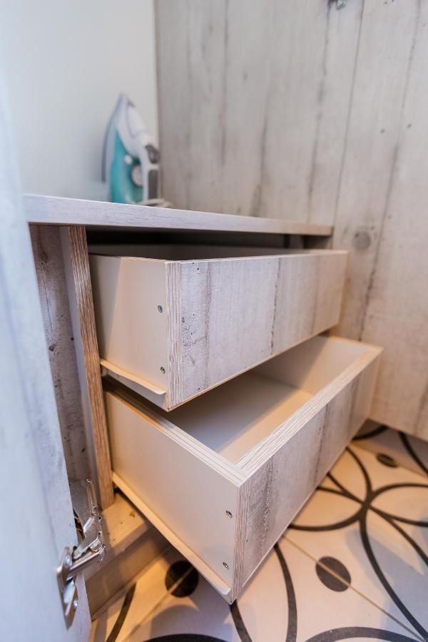 Modiano Studios Center-Your Urban Stay Thessaloníki Exteriör bild